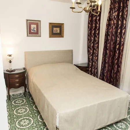 Pera Hotell